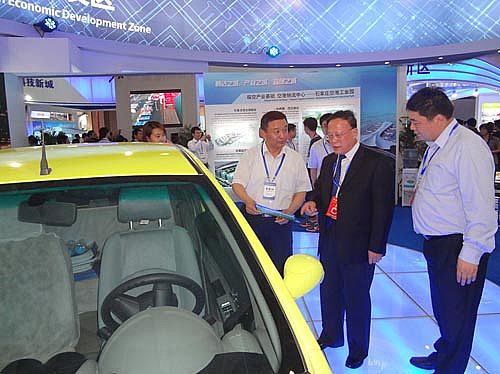 廊坊展會躍迪電動(dòng)汽車受追捧