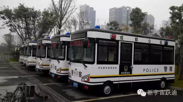 躍迪移動(dòng)警務(wù)室發(fā)車(chē)成都----服務(wù)群眾得民心順民意