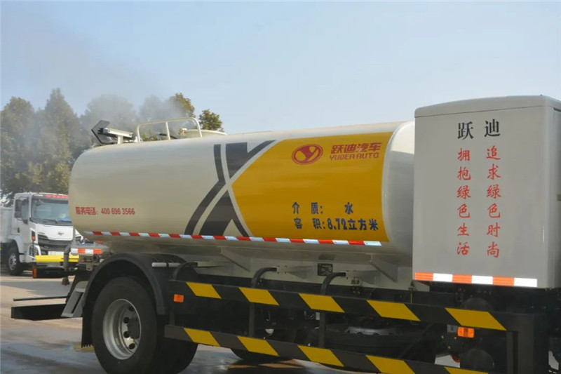守護(hù)城市清潔丨躍迪純電動(dòng)清洗車(chē)助力道路光亮無(wú)污垢