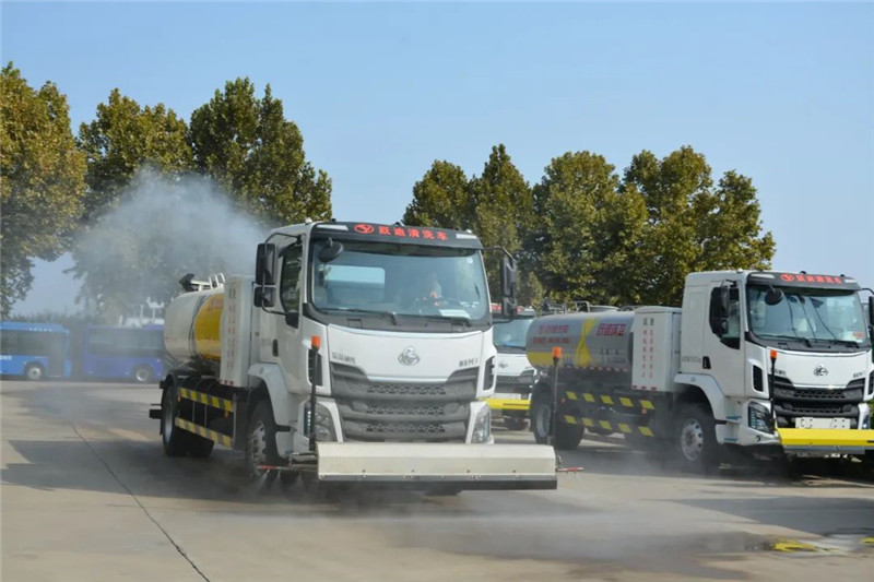 守護(hù)城市清潔丨躍迪純電動(dòng)清洗車(chē)助力道路光亮無(wú)污垢